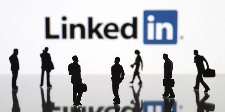 how to use LinkedIn to find a job?